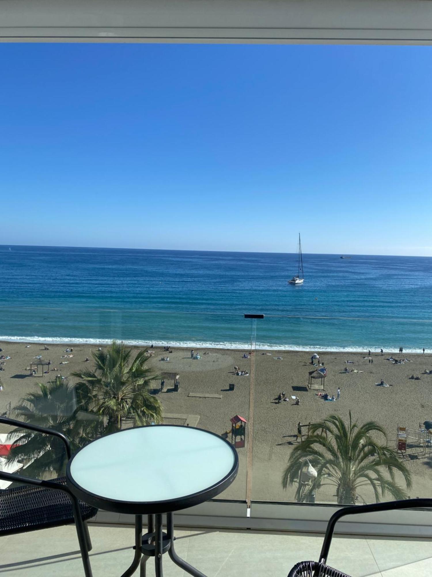 Playa Malagueta Vistas Frontal Al Mar Con Dos Dormitorios Малага Екстериор снимка